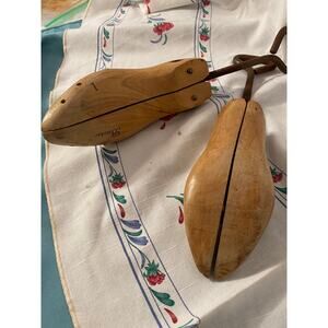 VTG Set of 2 Belcher Shoe Stretchers Wooden Cobbler's Shoe Trees Sizes  #1 & #2